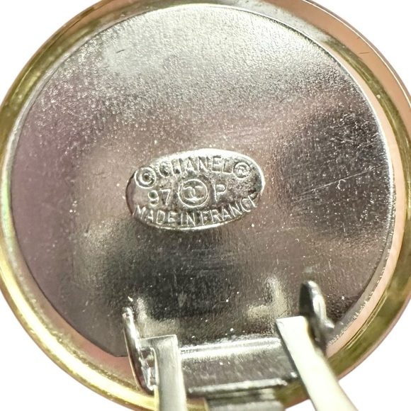 Authentic CHANEL Aurora Borealis Iridescent Rainbow Vintage ‘97 Clip On Earrings - Picture 5 of 16